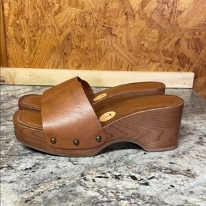Women's Tan Platform Slide Clogs